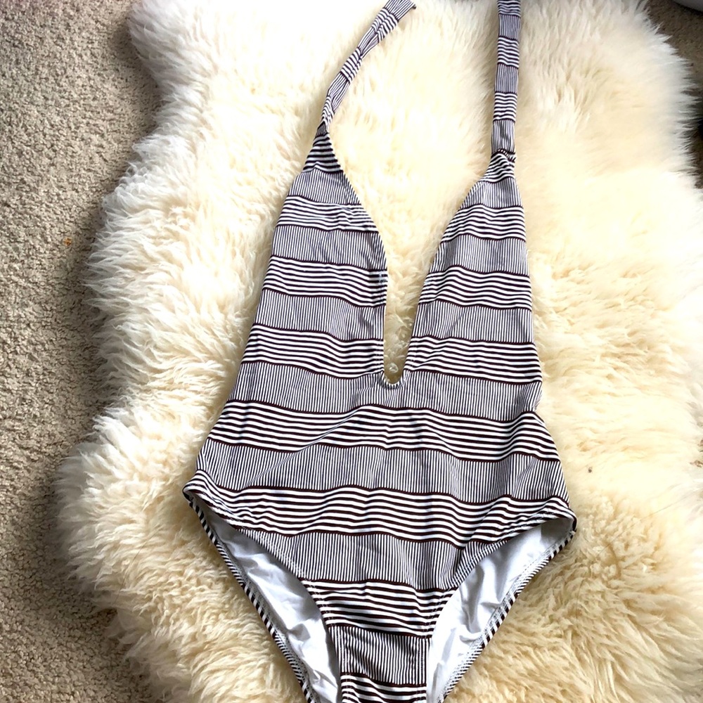 Beautiful swimsuit touché
